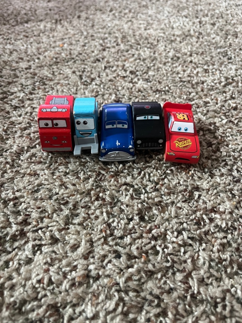 Disney wooden  Vehicle Pack - Red & Blue Assortment